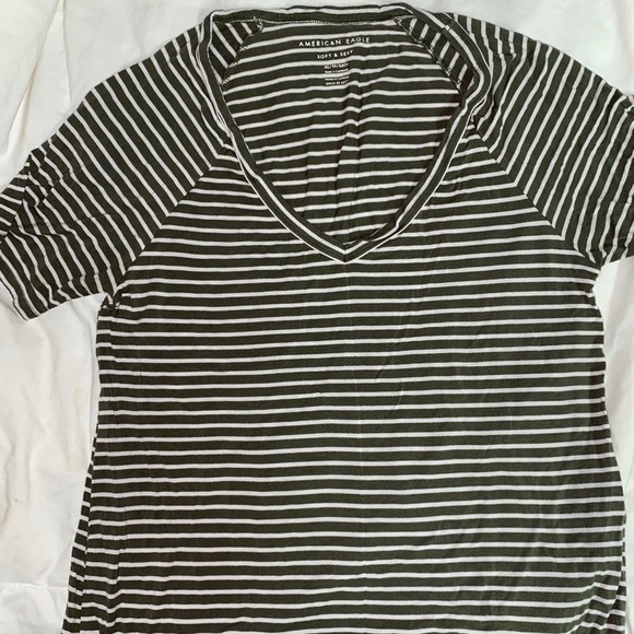 Soft and sexy striped American Eagle T - Picture 1 of 2